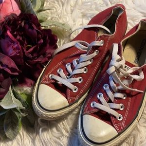Converse Maroon Women’s Size 8
